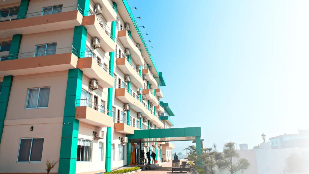 Gautam Buddha Airport Hotel Bhairāhawā Buitenkant foto