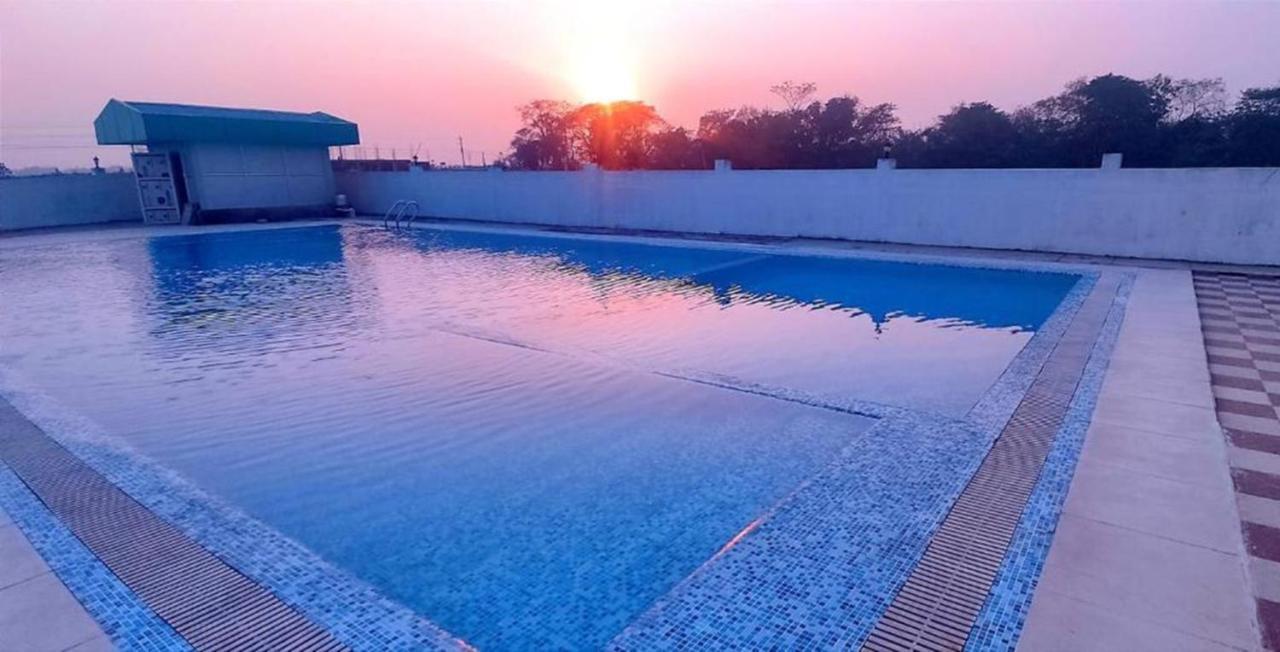 Gautam Buddha Airport Hotel Bhairāhawā Buitenkant foto