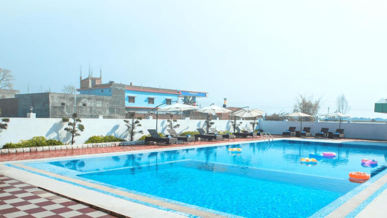 Gautam Buddha Airport Hotel Bhairāhawā Buitenkant foto
